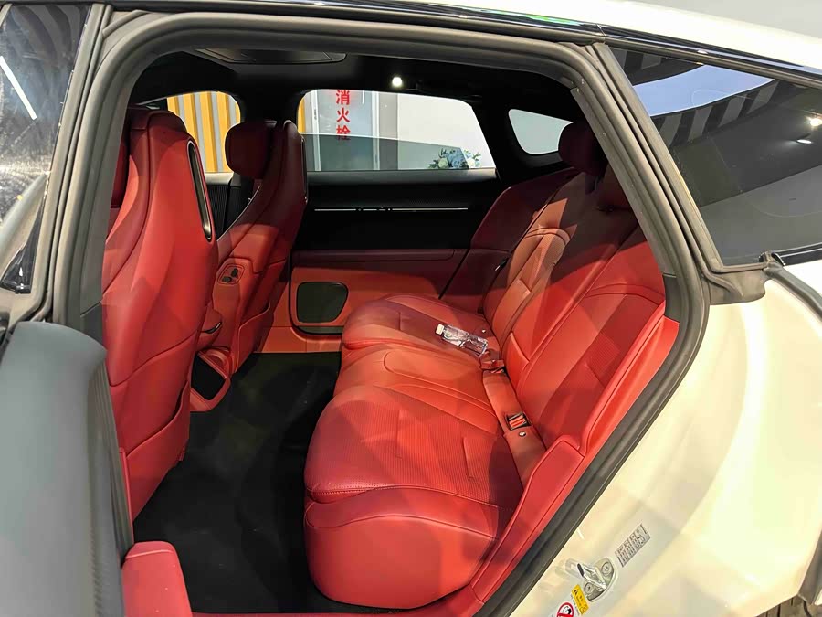 Avatr 12 2025 car image #14