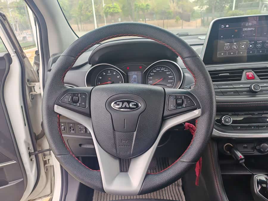 JAC 2017 car image #14
