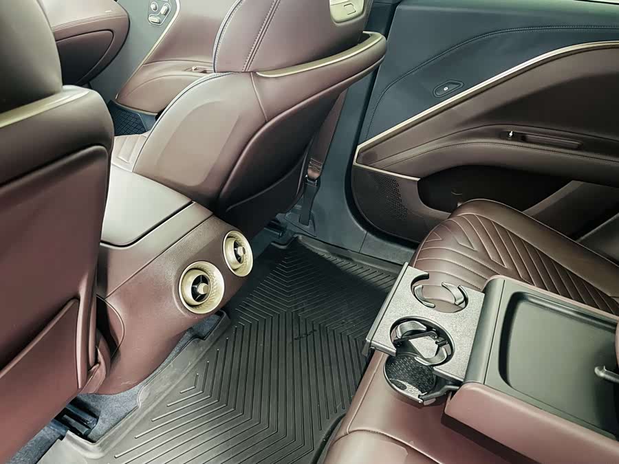 Avatr 11 2023 car image #14