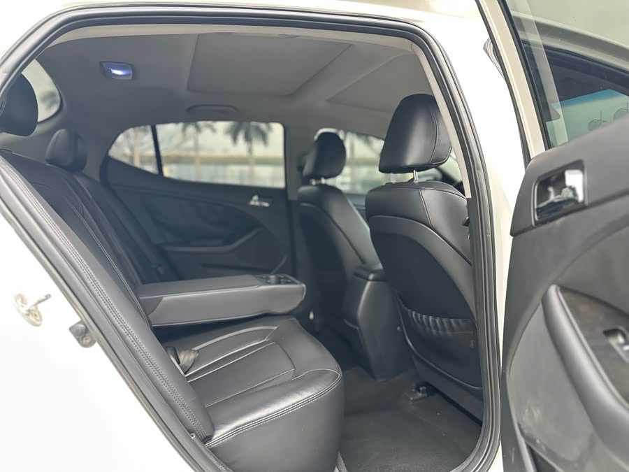 起亚 起亚K5 2013 汽车图片 #14