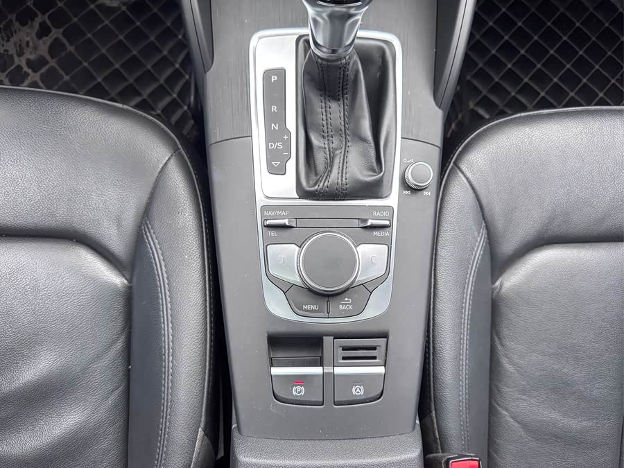 Audi A3 2019 car image #14
