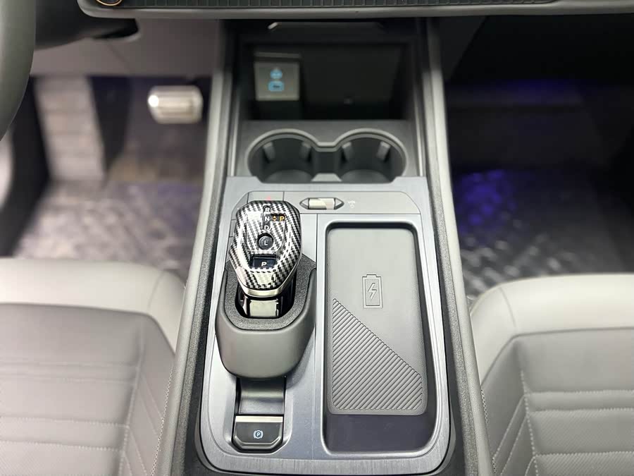 Ford Edge 2023 car image #14