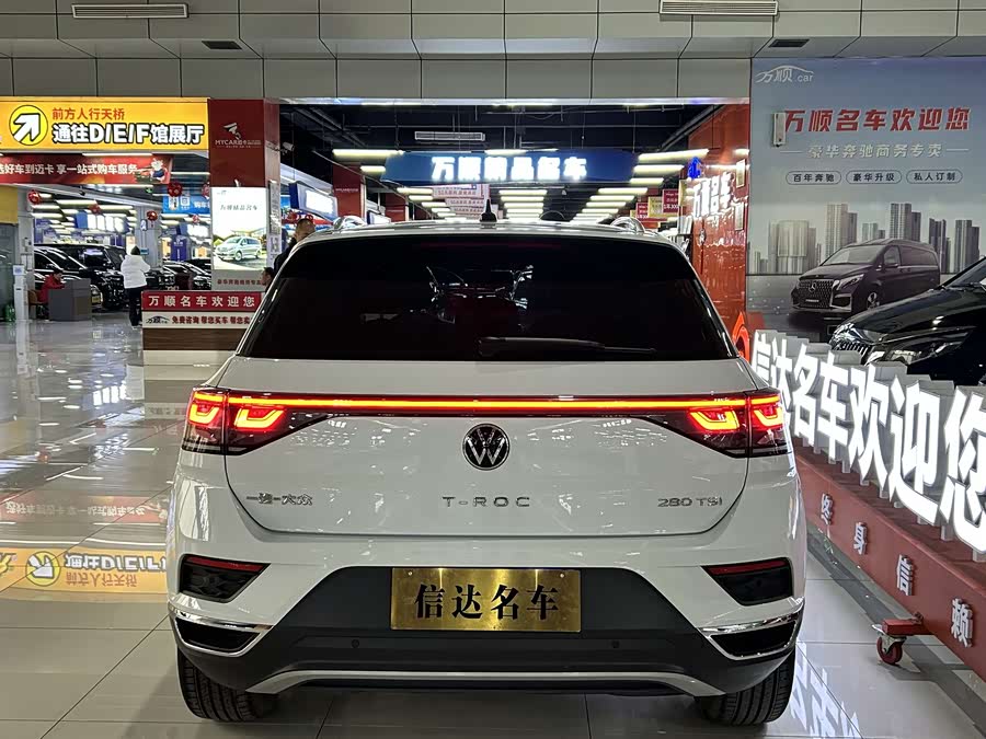 Volkswagen T-Roc 2025 car image #14
