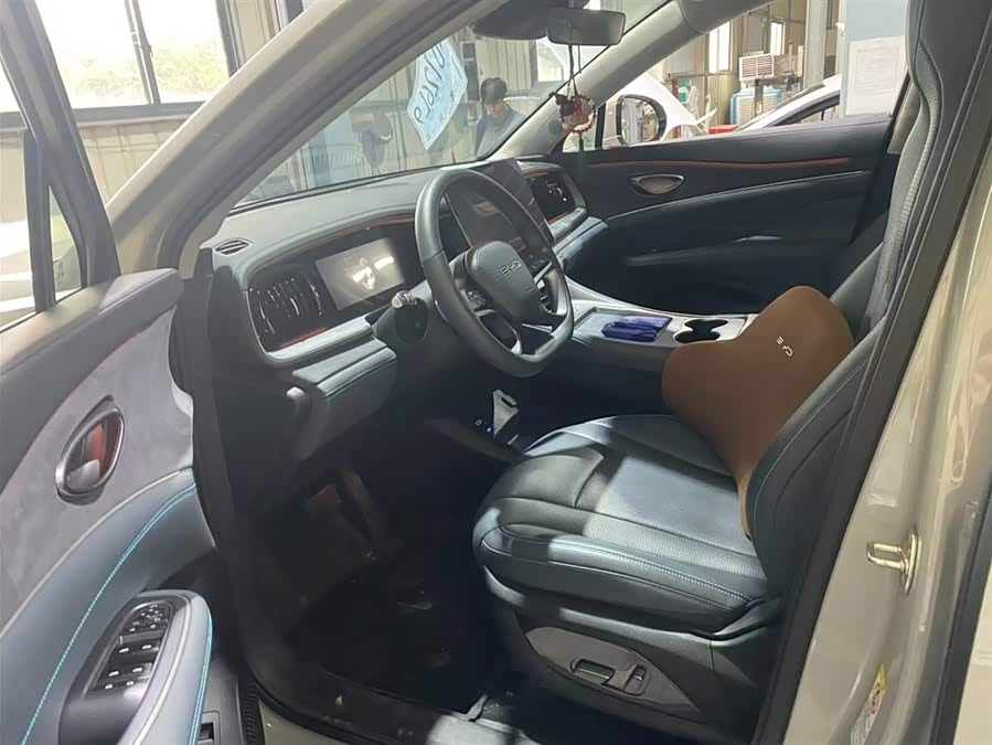 BYD Sea Lion 07 DM-i 2025 car image #14