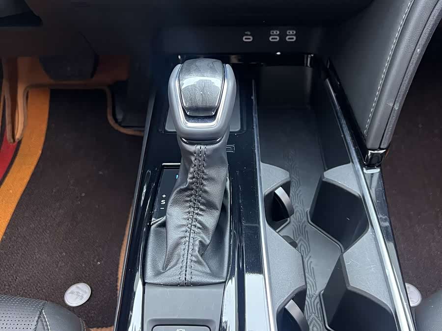 Toyota Camry 2025 car image #14