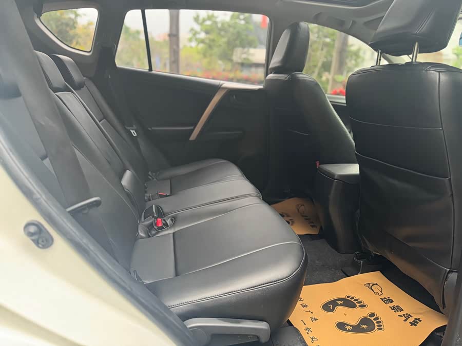 Toyota RAV4 2015 car image #14