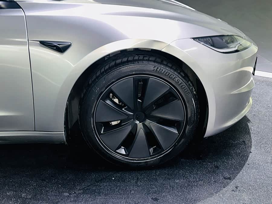 特斯拉 Model 3 2025 汽车图片 #14