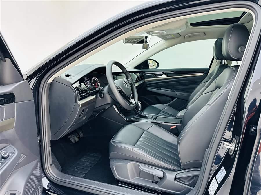 Volkswagen Passat 2020 изображение автомобиля #14