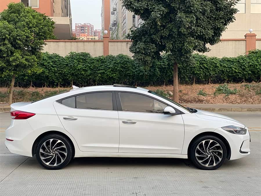 Hyundai Elantra AD 2020 immagine di auto #14