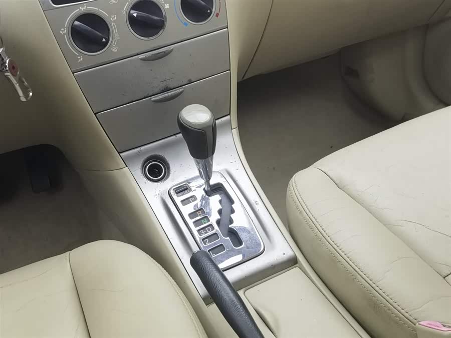 Toyota Corolla (Classic) 2013 car image #14