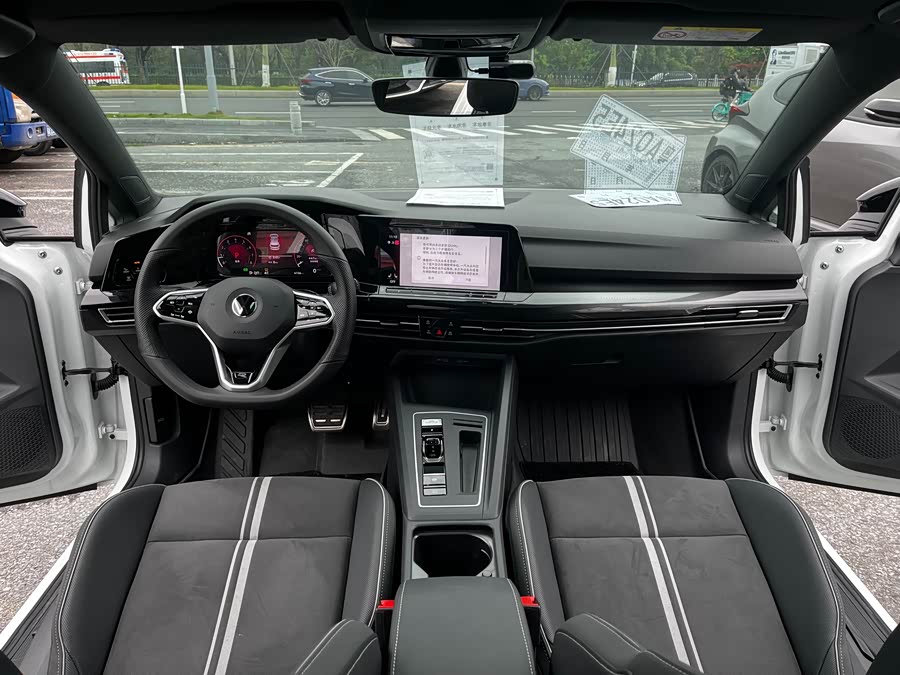 Volkswagen Golf 2024 car image #14
