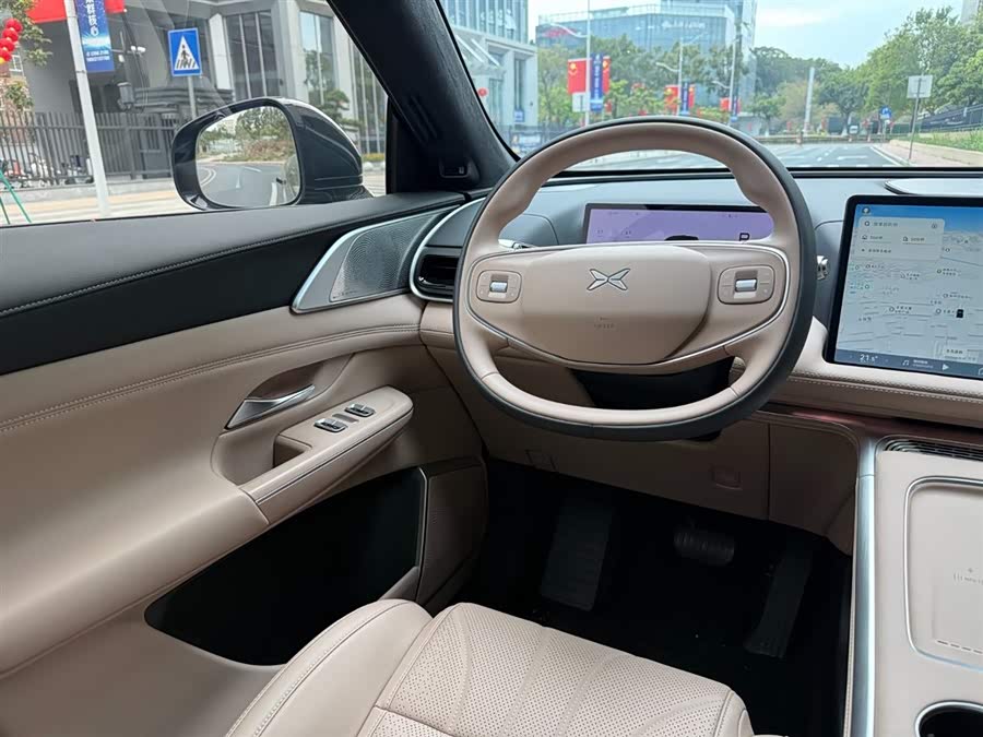 Xpeng G9 2025 صورة سيارة #14