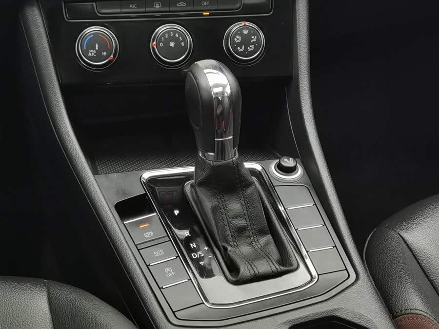 Volkswagen Bora 2019 immagine di auto #14