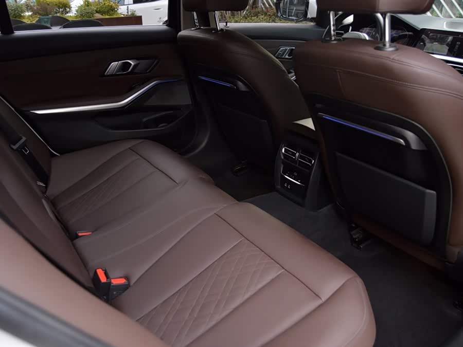 BMW 3 Series 2022 car image #14