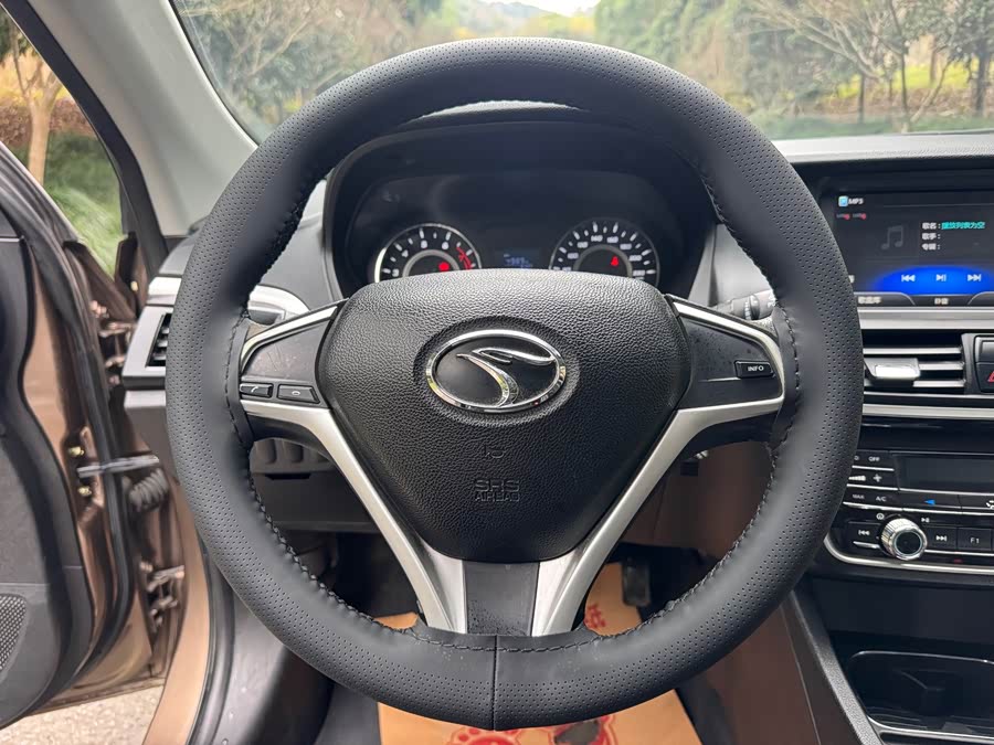 Soueast V5 Lingzhi 2015 car image #14