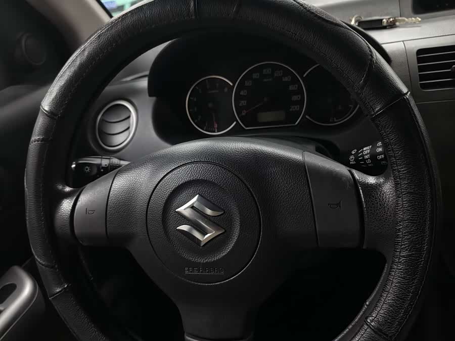 Suzuki Swift 2015 #14 Suzuki Swift 2015 car image #14