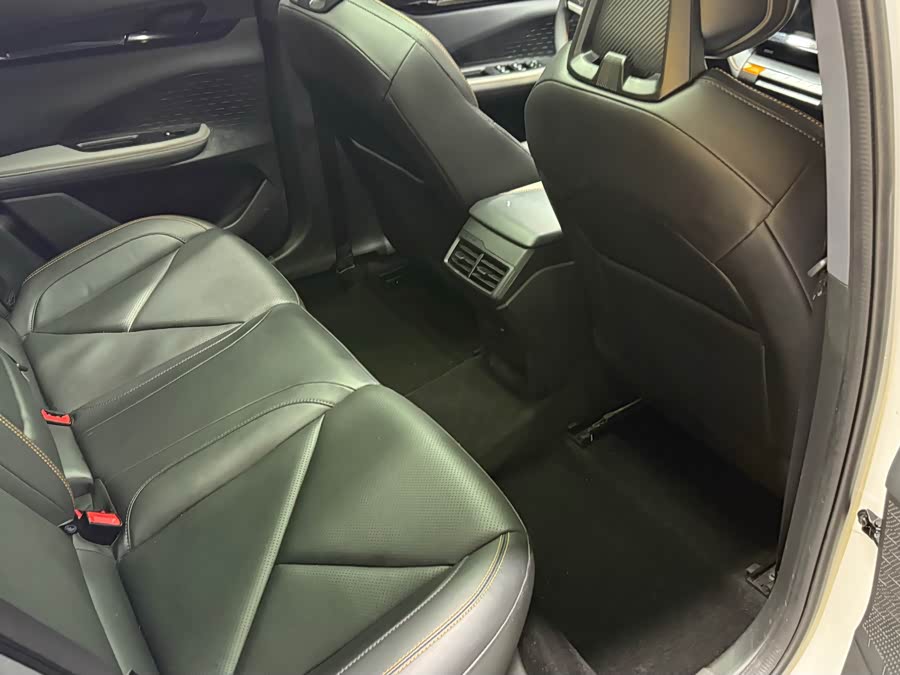 Changan UNI-V 2023 صورة سيارة #14