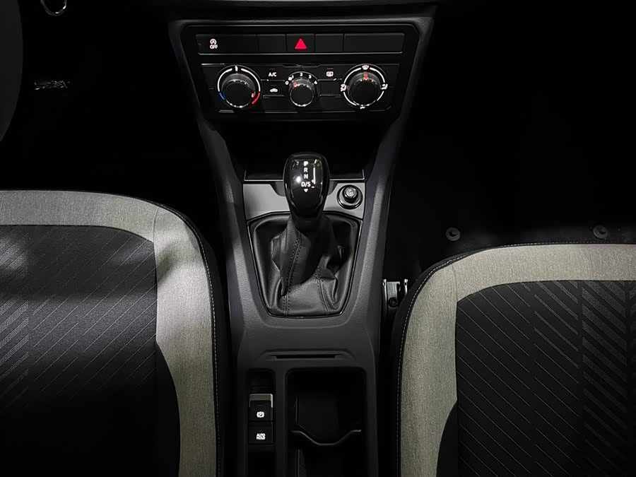 Volkswagen Tharu 2025 car image #14