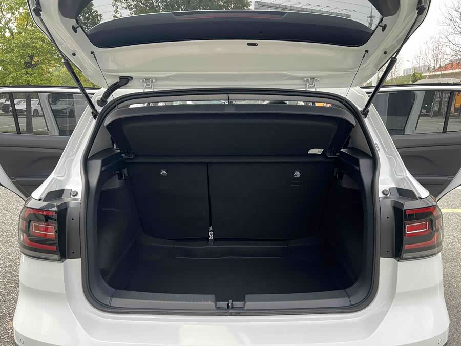 Volkswagen Tacqua 2022 car image #14