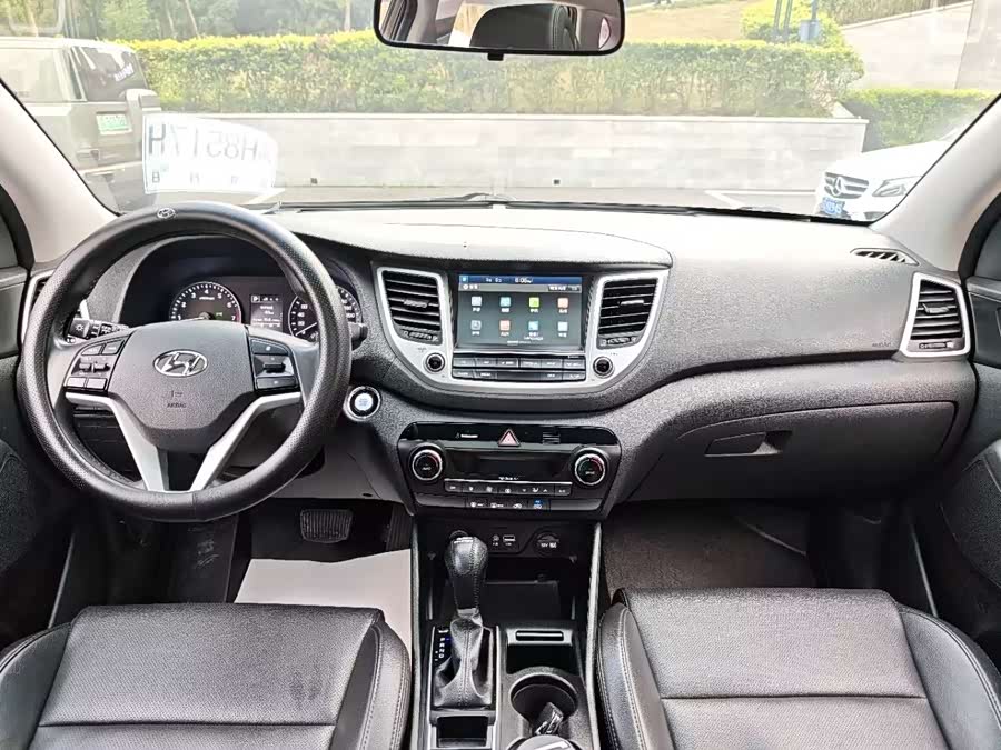 Hyundai Tucson 2015 car image #14