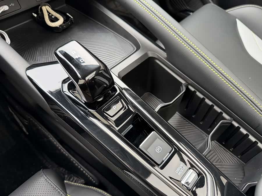 GEELY Coolray 2022 car image #14