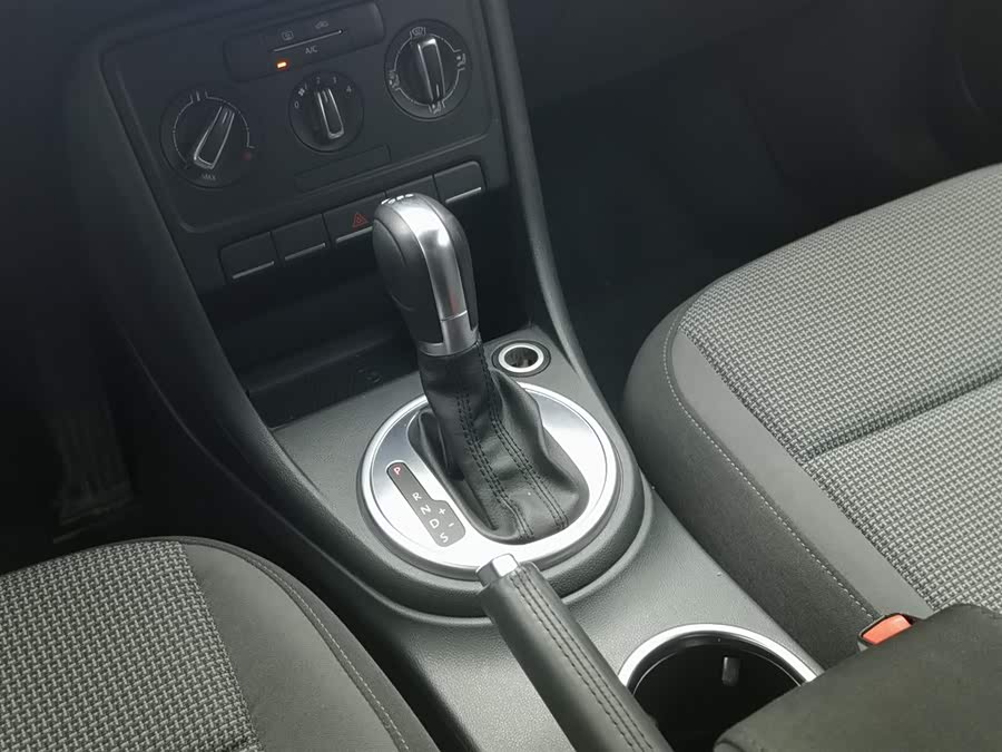 Volkswagen Beetle 2014 immagine di auto #14