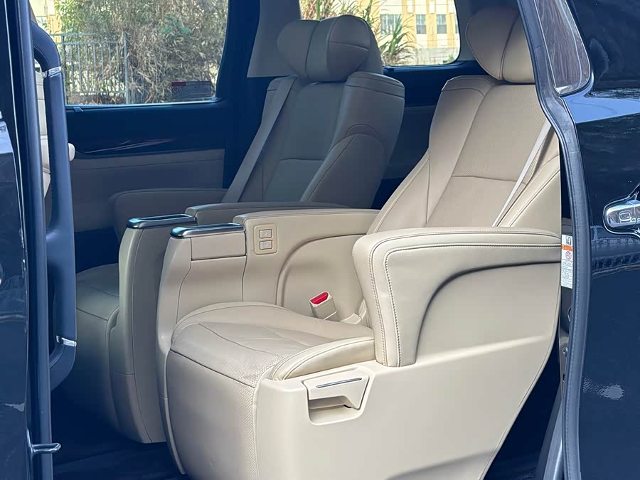 Toyota Alphard 2017 car image #14