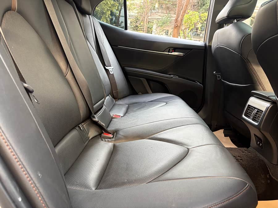 Toyota Camry 2019 immagine di auto #14