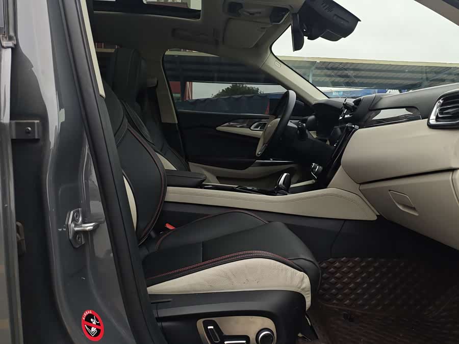 Lynk & Co 02 2019 car image #14