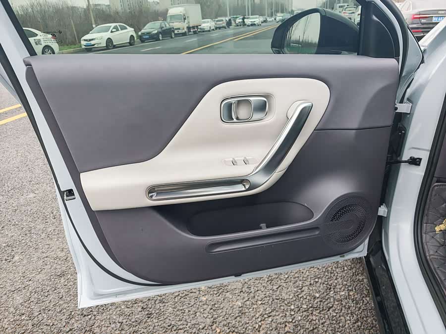 零跑汽车 零跑B01 2025 汽车图片 #14