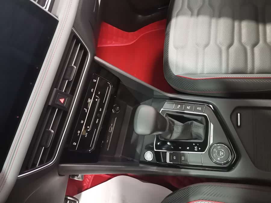 Volkswagen Tiguan L 2023 #14 Volkswagen Tiguan L 2023 car image #14