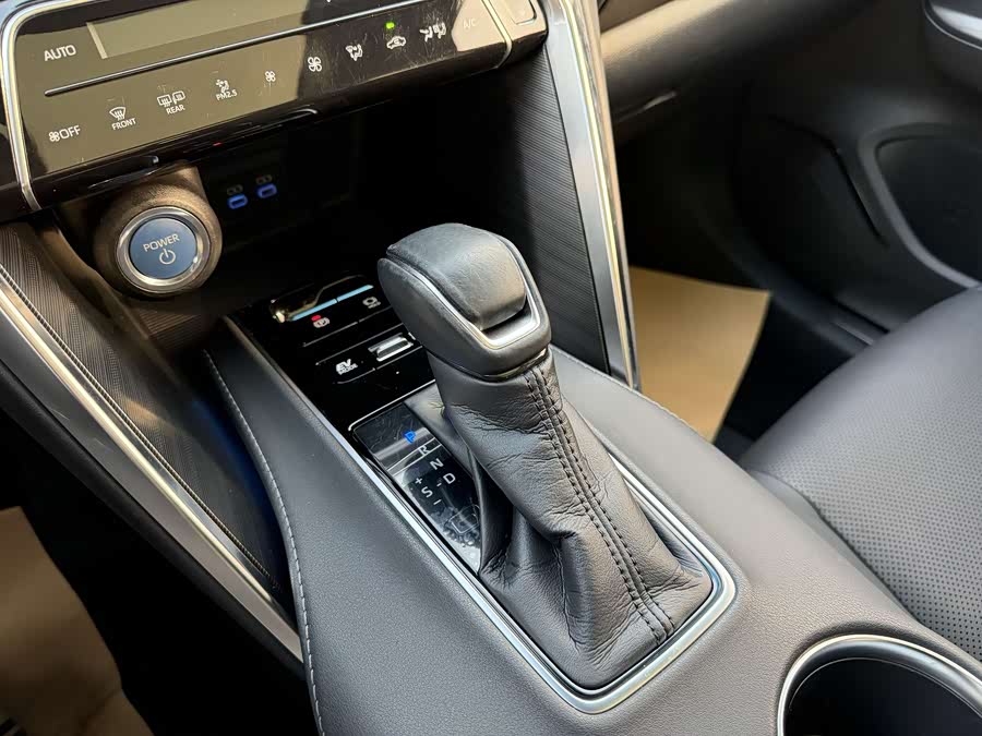 Toyota Harrier 2023 car image #14