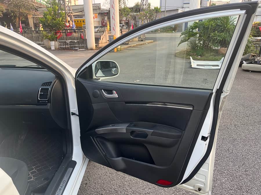 GEELY Emgrand Classic 2014 car image #14