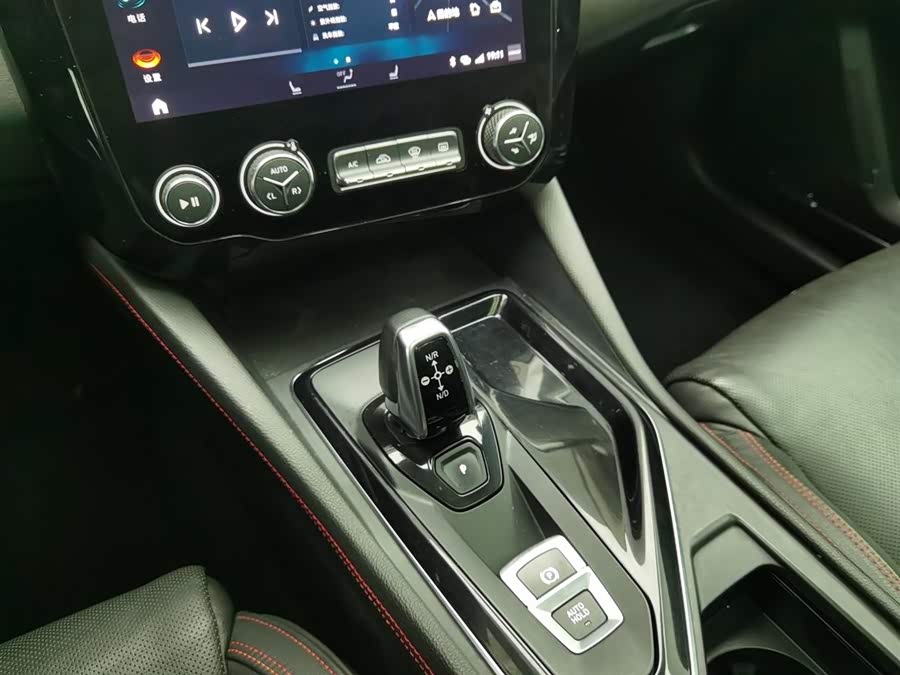 Lynk & Co 02 2019 car image #14