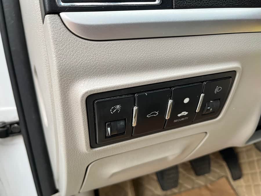 Emgrand 2015 car image #14