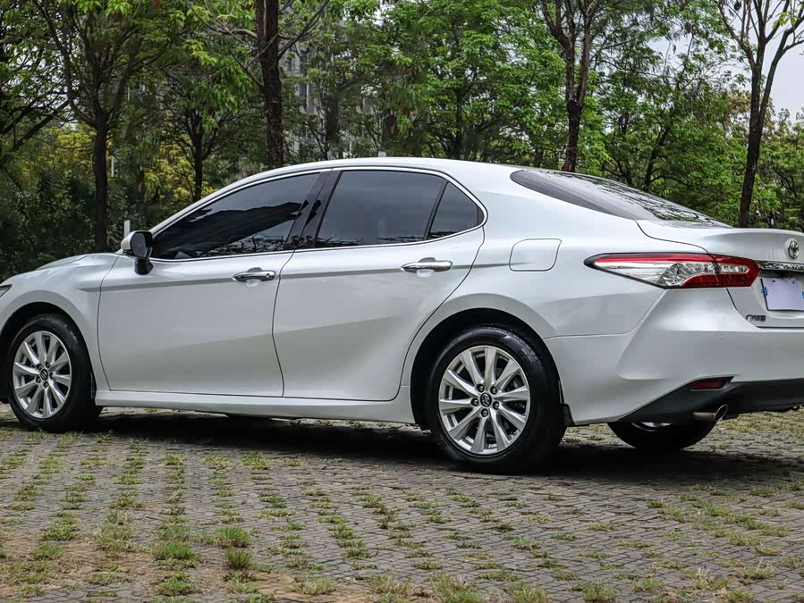 Toyota Camry 2020 car image #14