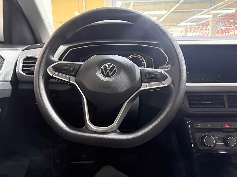 Volkswagen Tacqua 2023 car image #14