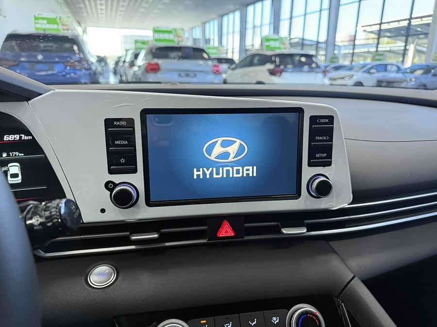 Hyundai Elantra 2023 car image #14