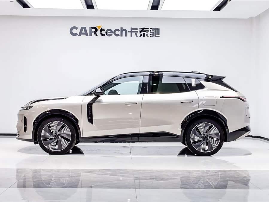 Lynk & Co 08 EM-P 2024 car image #14