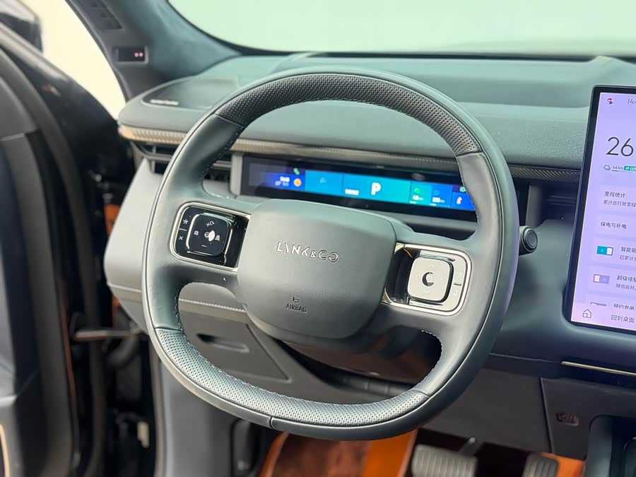 Lynk & Co 900 2025 car image #14