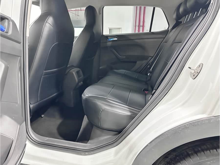 Volkswagen T-Cross 2023 car image #14