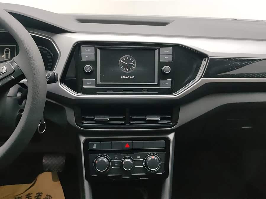Volkswagen T-Cross 2020 #14 Volkswagen T-Cross 2020 car image #14