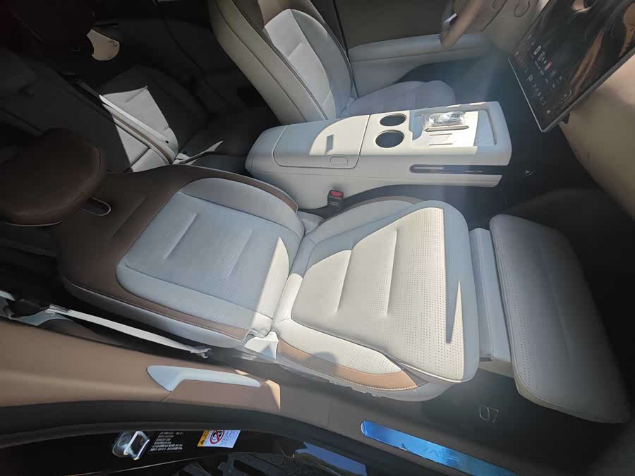 Avatr 07 2025 imagem de carro #14