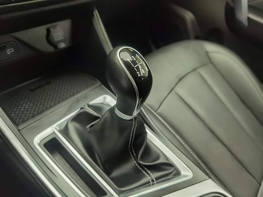 GEELY Vision X3 2020 image de voiture #14