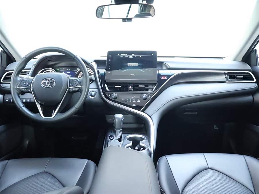 Toyota Camry 2022 car image #14