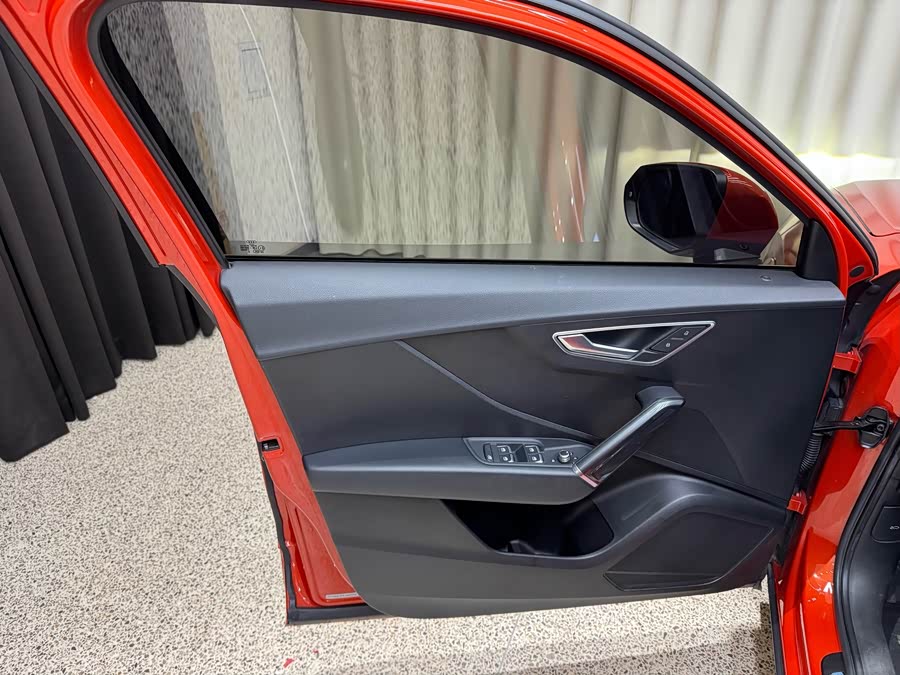 Audi Q2L 2020 صورة سيارة #14