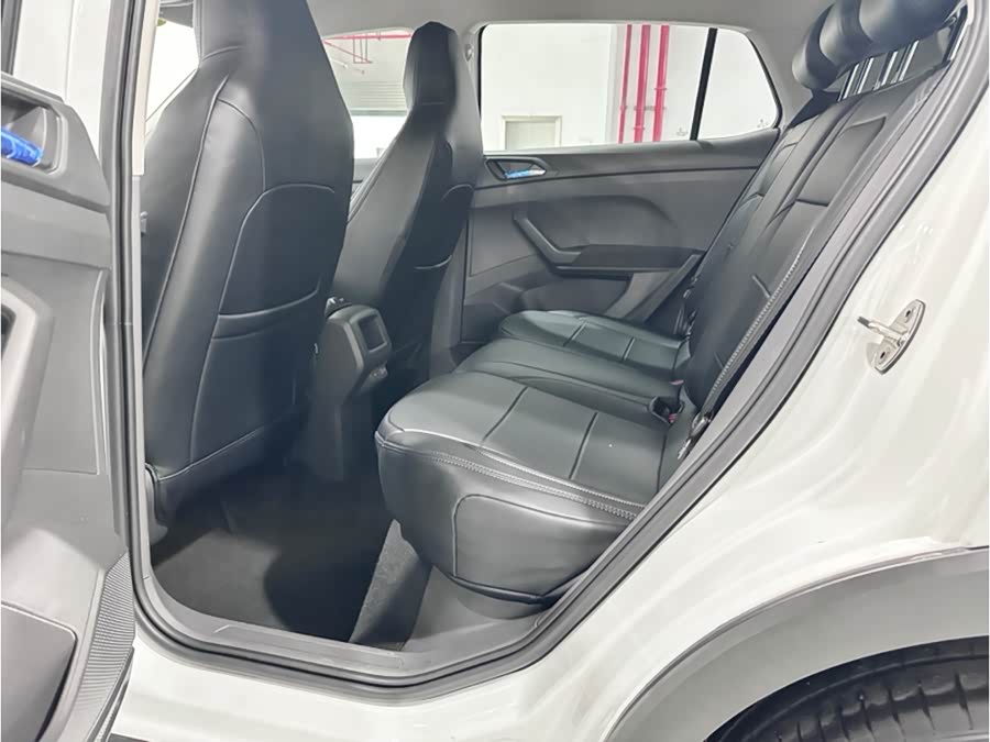 Volkswagen T-Cross 2023 car image #14