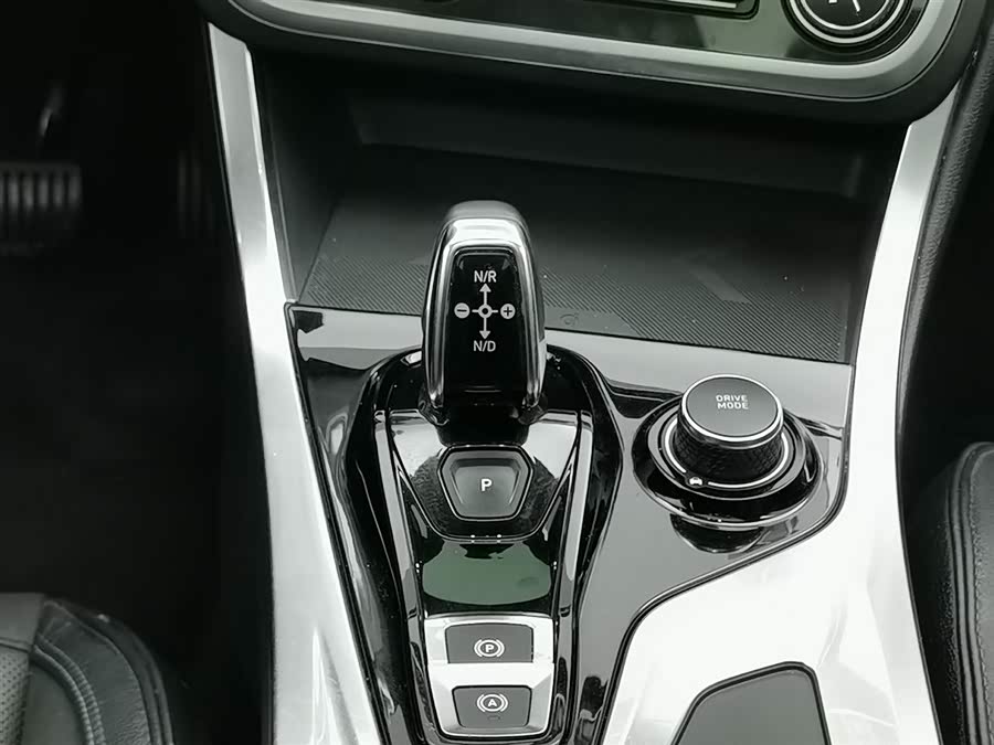 Lynk & Co 01 EM-P 2018 car image #14