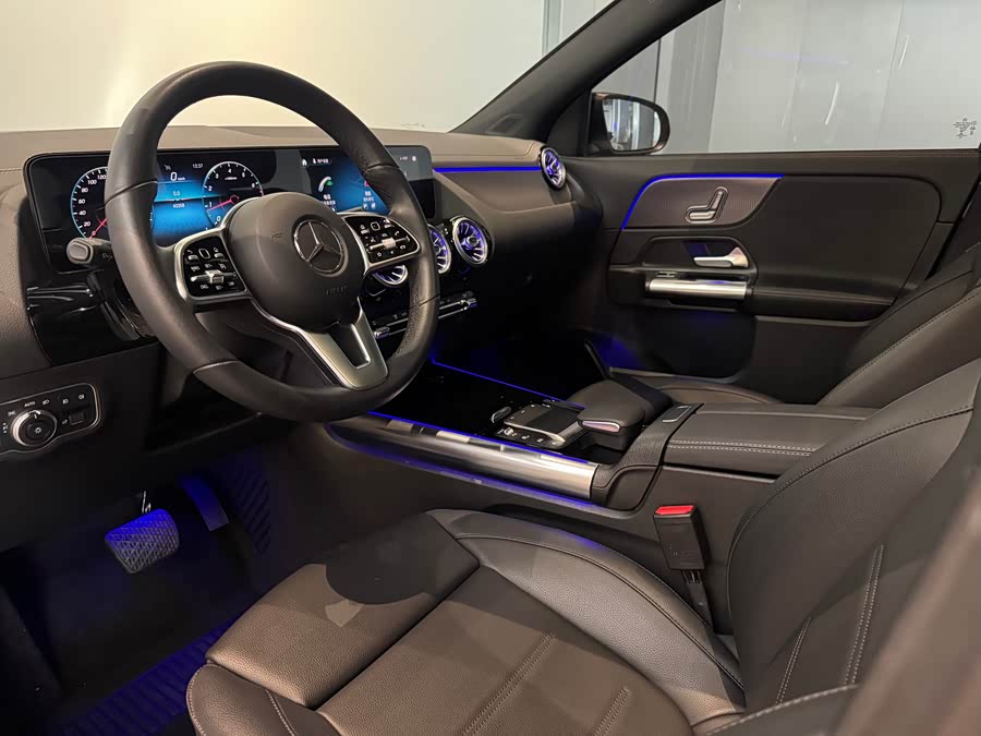 Mercedes-Benz GLA Class 2021 car image #14