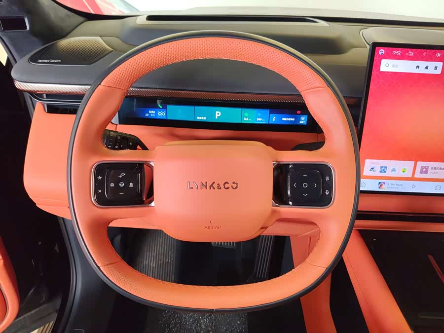 Lynk & Co 900 2025 car image #14